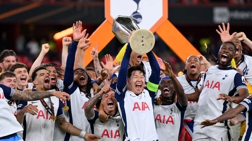 Tottenham defeat Man Utd to win first trophy in 17 years
